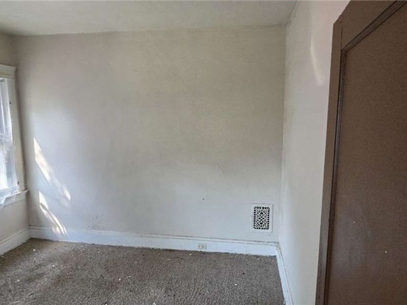 9110 Jeffries Avenue, Cleveland, OH 44105 Photo 9