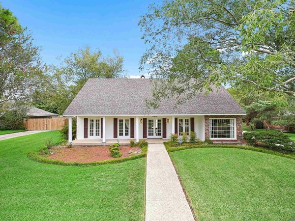 11915 Parkbrook Ave, Baton Rouge, LA 70816