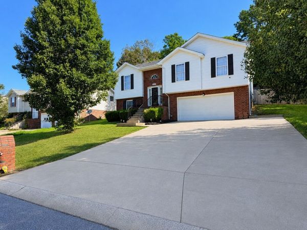 1023 Hedge Apple Dr , Clarksville, TN 37040