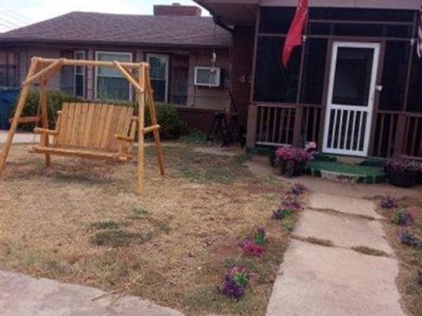 420 W 8th Street, Cordell, OK 73632