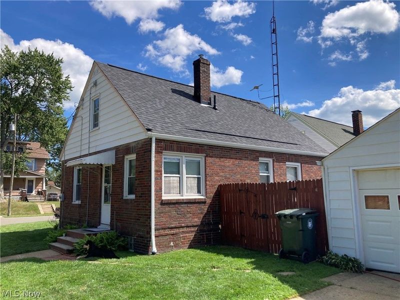 2833 Daleford Avenue NE, Canton, OH 44705 Photo 3