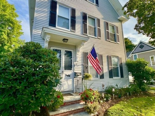 39 School St, Rockland, MA 02370