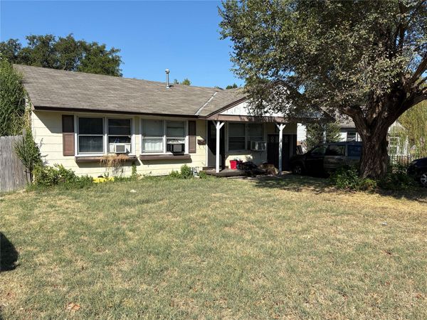 1811 Armstrong , Bartlesville, OK 74003