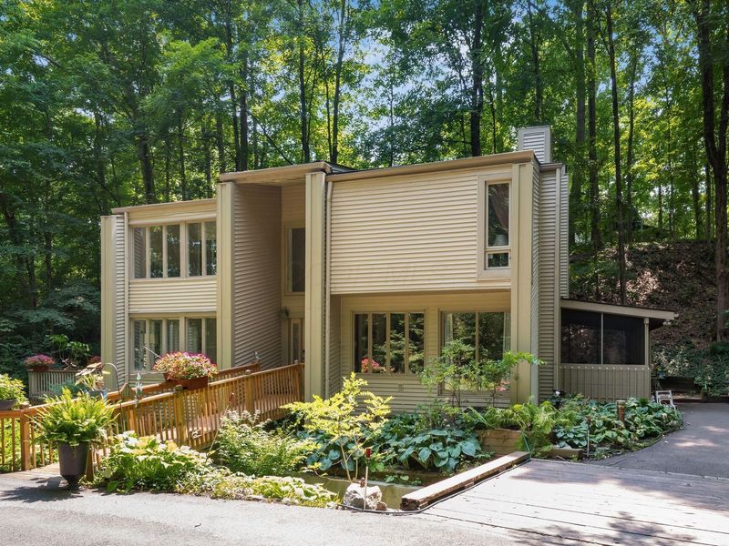 7957 Olentangy River Road, Columbus, OH 43235 Photo 3