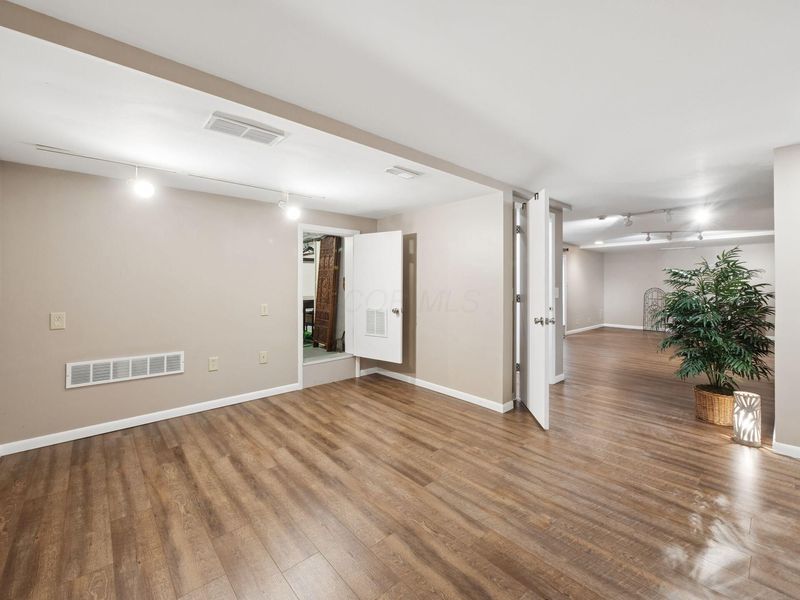 7957 Olentangy River Road, Columbus, OH 43235 Photo 36