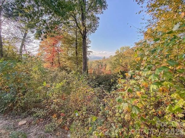 215 Crossvine Trail , Hendersonville, NC 28739