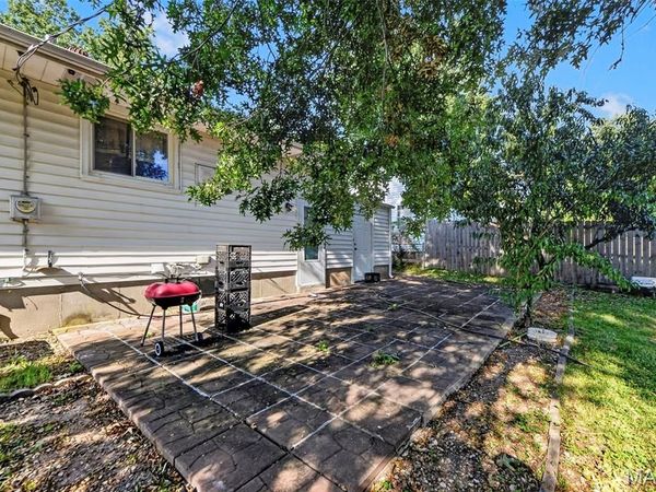 120 Saint Nicholas Lane, Florissant, MO 63031