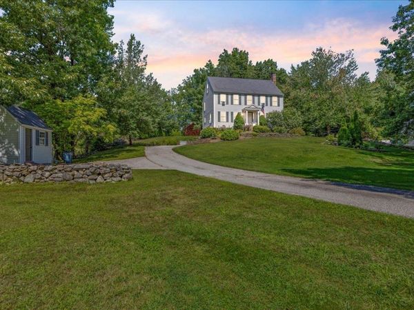 71 Pond Street, Newton, NH 03858