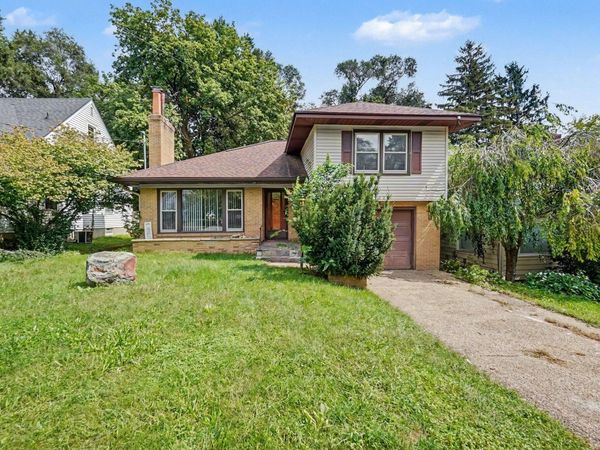 1220 SE Sylvan Avenue SE, Grand Rapids, MI 49506
