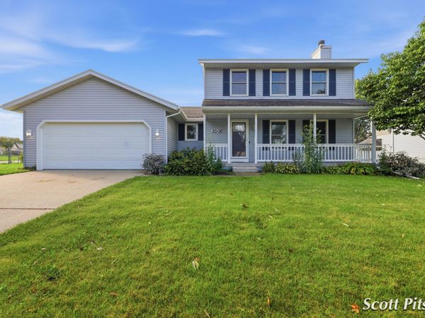 2576 Mapleview Street SE, Kentwood, MI 49508