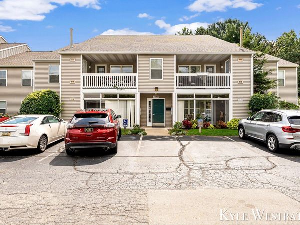 3149 Poplar Creek Drive SE, Unit 103, Kentwood, MI 49512