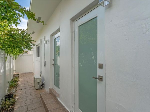 201 SW 51st Ct , Unit 5, Miami, FL 33134