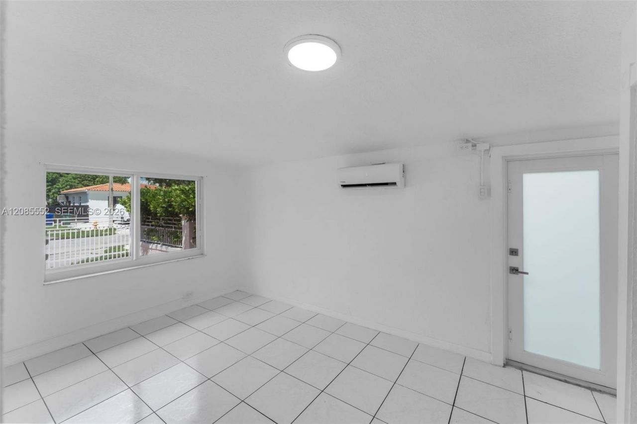 201 SW 51st Ct, Unit 5, Miami, FL 33134 Photo
