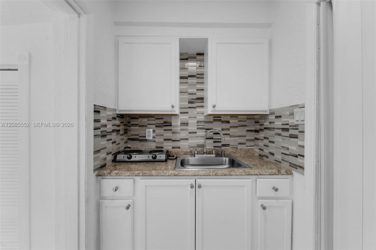 201 SW 51st Ct, Unit 5, Miami, FL 33134 Photo