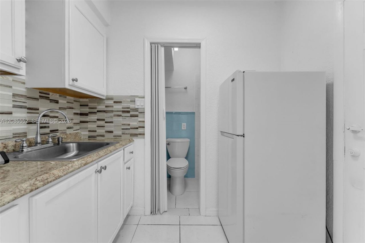 201 SW 51st Ct, Unit 5, Miami, FL 33134 Photo