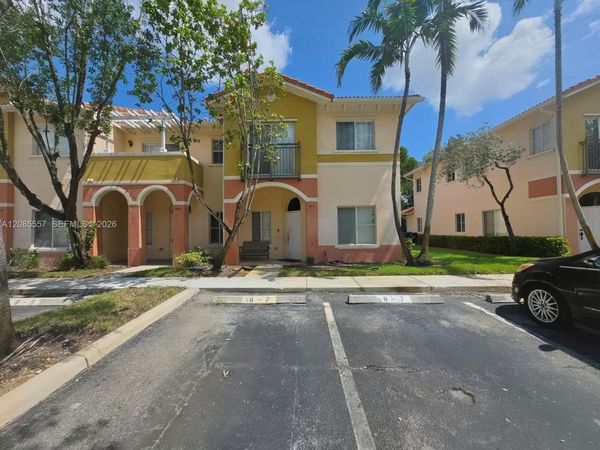 807 N Santa Catalina Cir, North Lauderdale, FL 33068