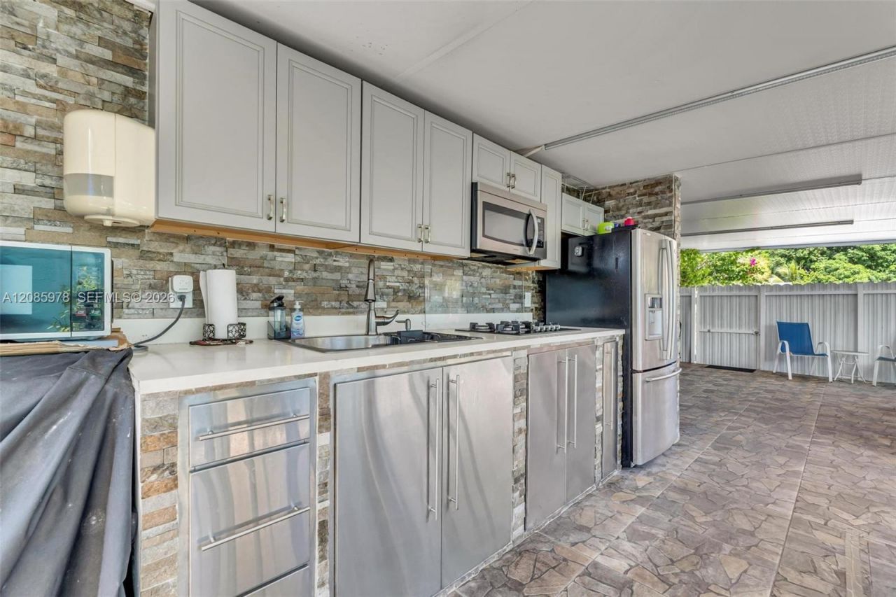 10140 NW 26th Ave, Miami, FL 33147 Photo