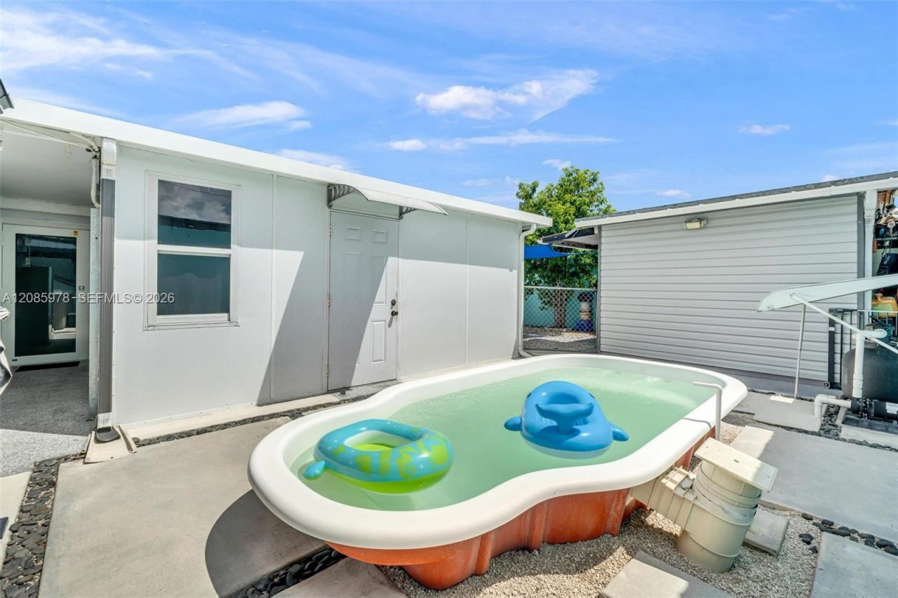 10140 NW 26th Ave, Miami, FL 33147 Photo