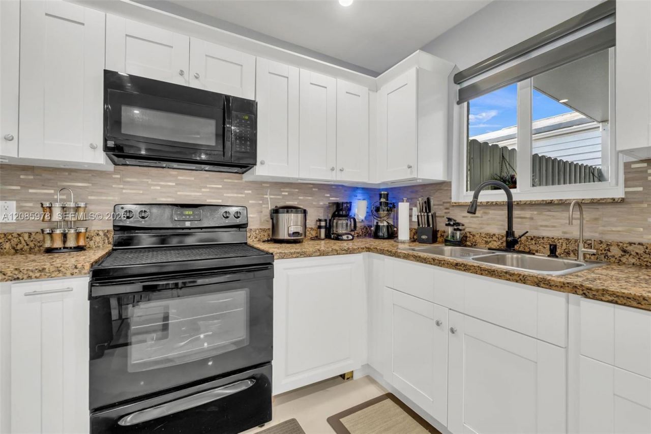 10140 NW 26th Ave, Miami, FL 33147 Photo