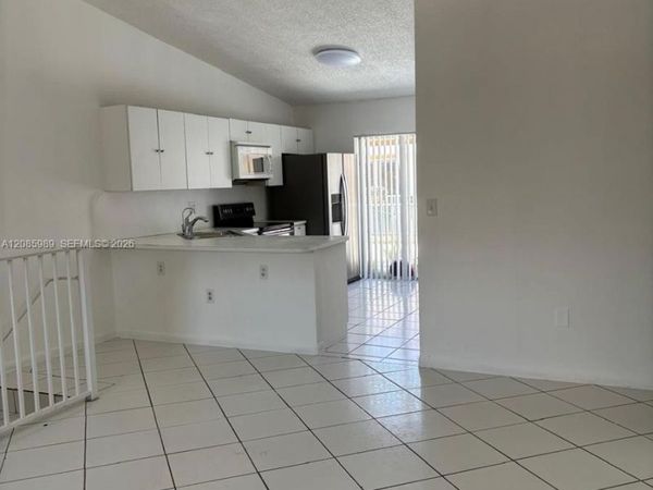7778 W 34th Ln , Unit 20-201, Hialeah, FL 33018