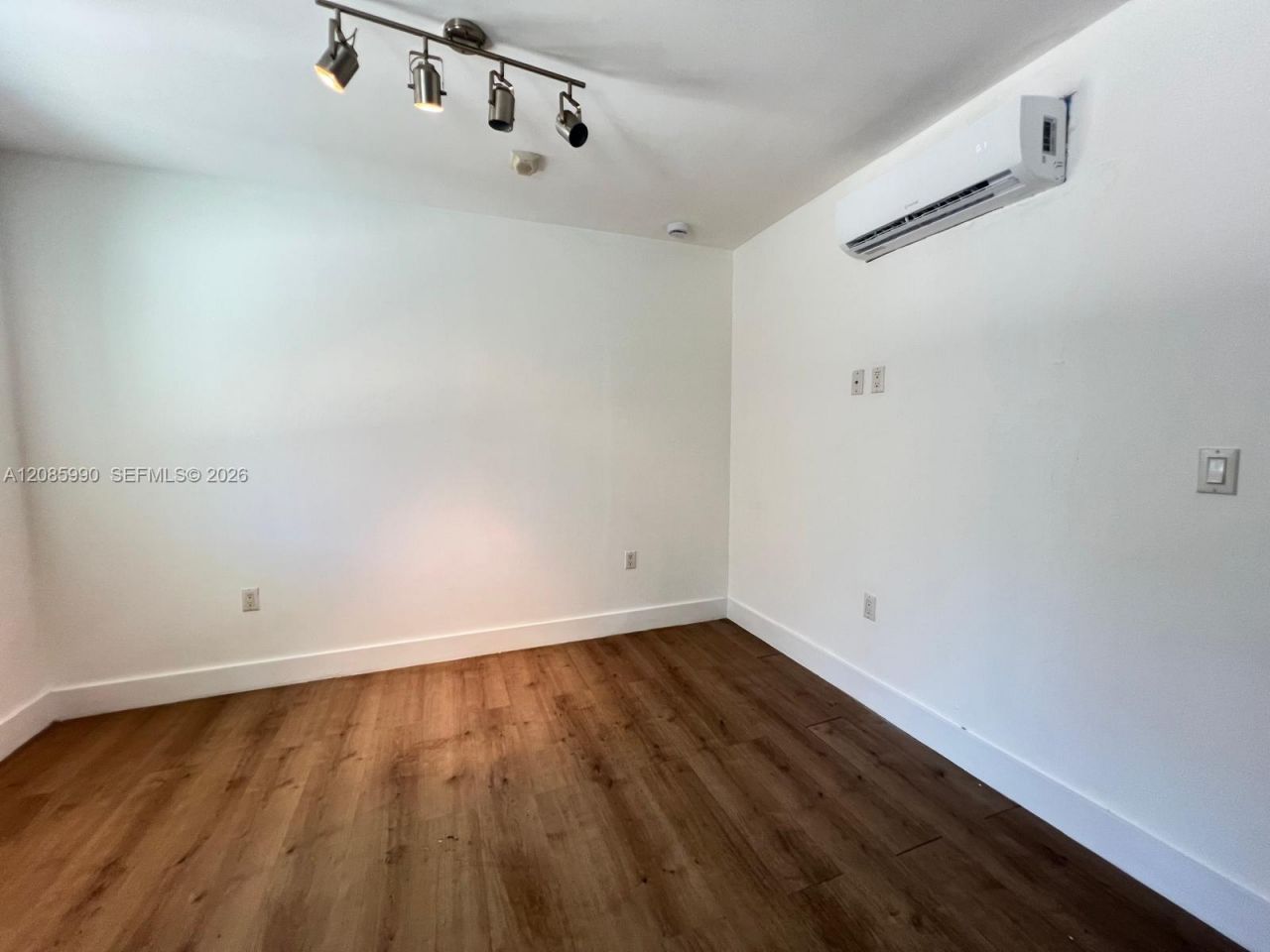 1550 NW 1st Ct, Unit 2, Miami, FL 33136 Photo