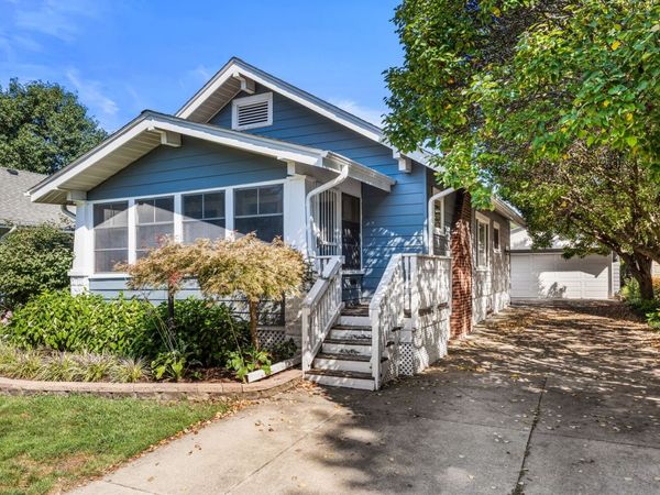 922 W Daniel Street , Champaign, IL 61821