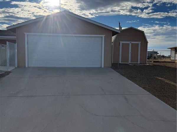 3160 S Fallwood Street , Pahrump, NV 89048