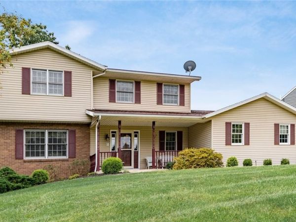 1880 Aspen Drive , Zanesville, OH 43701