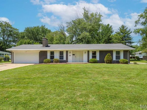 37 Hemlock Drive, Belleville, IL 62221