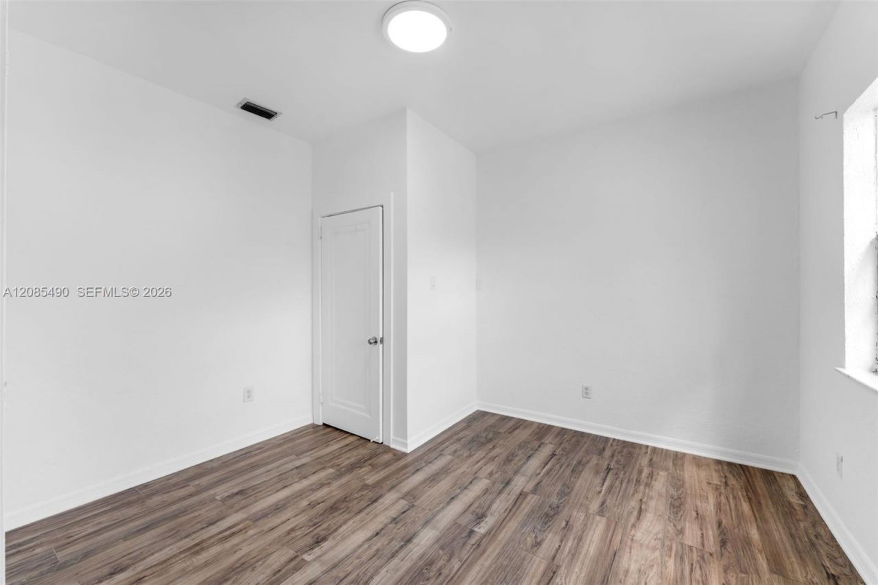 5629 SW 7th St, Miami, FL 33134 Photo