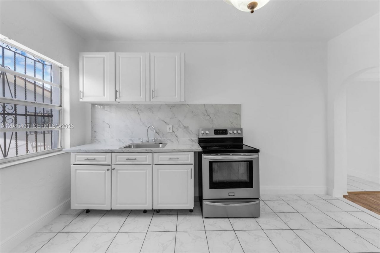 5629 SW 7th St, Miami, FL 33134 Photo