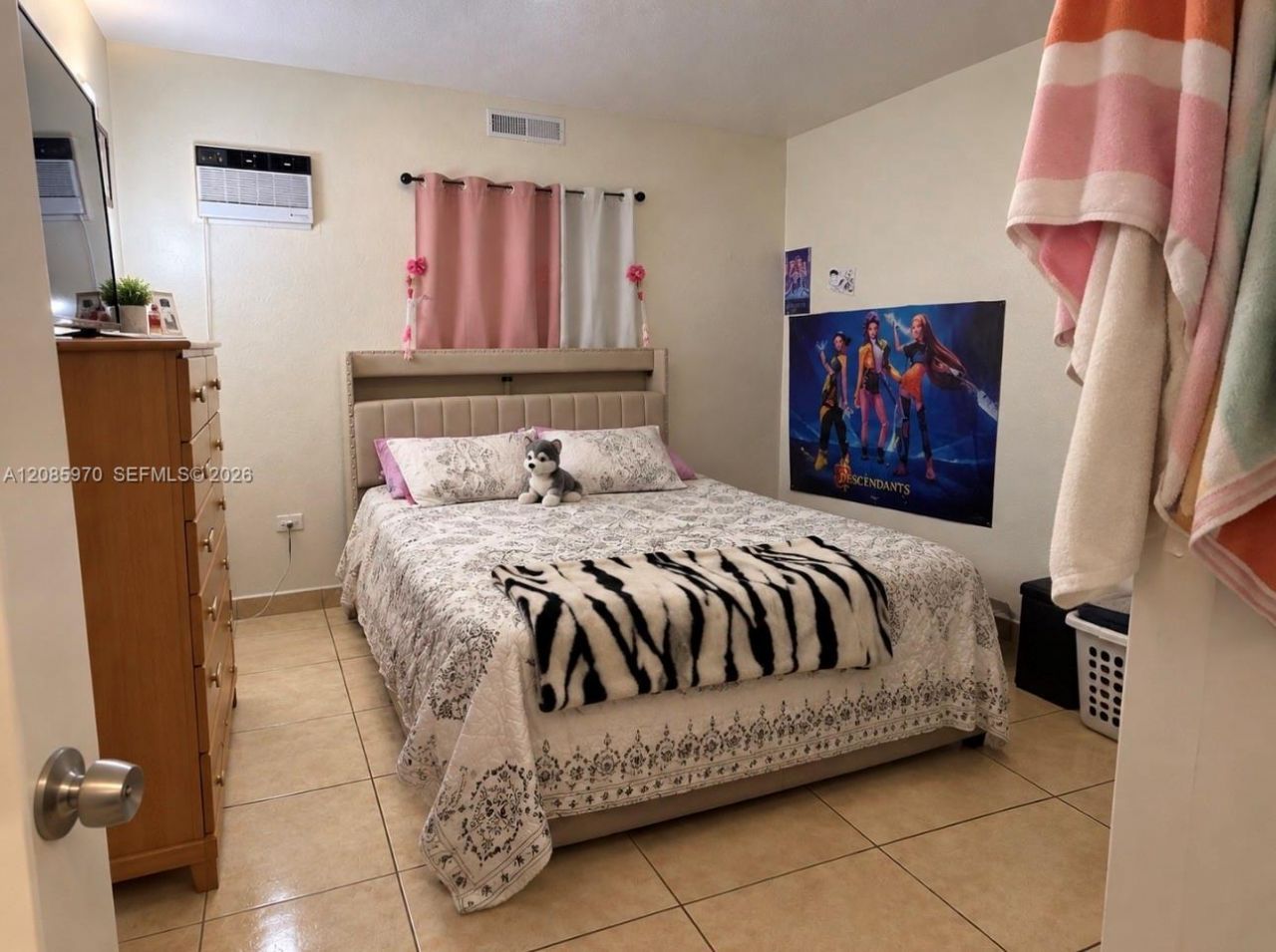 1010 E 8th Ct, Hialeah, FL 33010 Photo