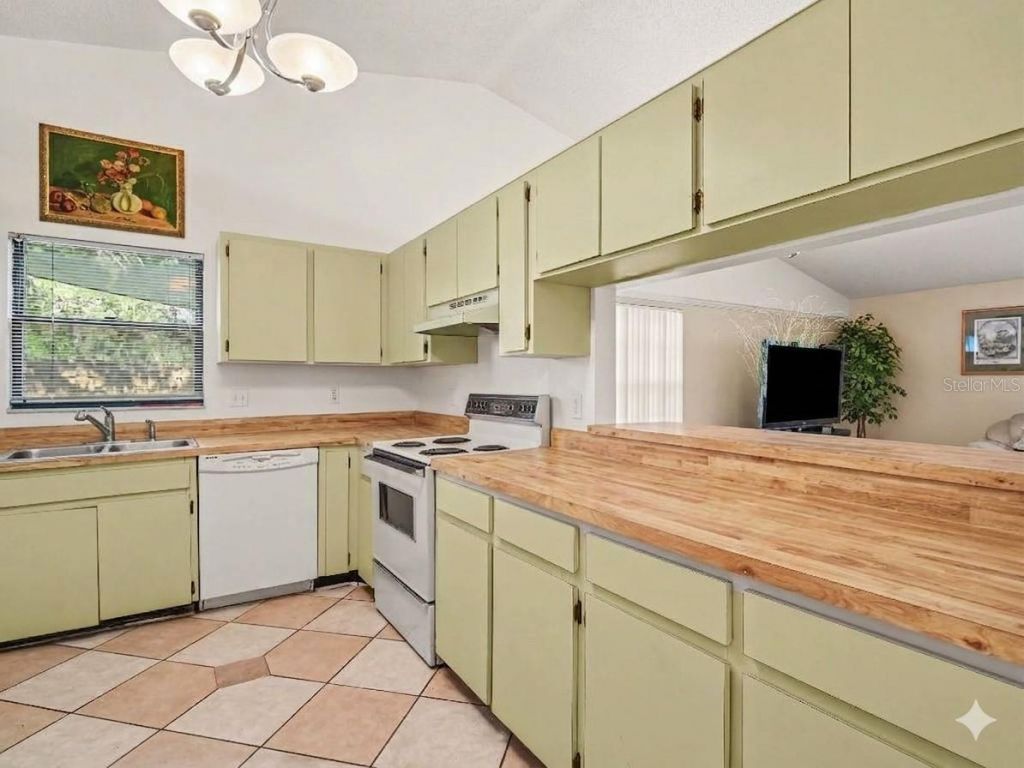 5031 Barrington Circle, Unit 601, Sarasota, FL 34234 Photo