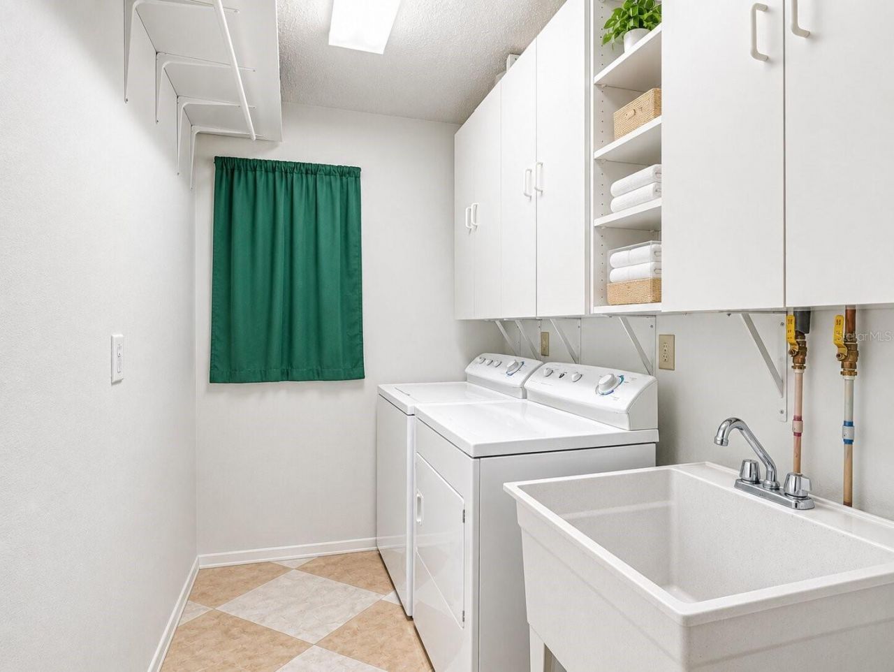 5031 Barrington Circle, Unit 601, Sarasota, FL 34234 Photo