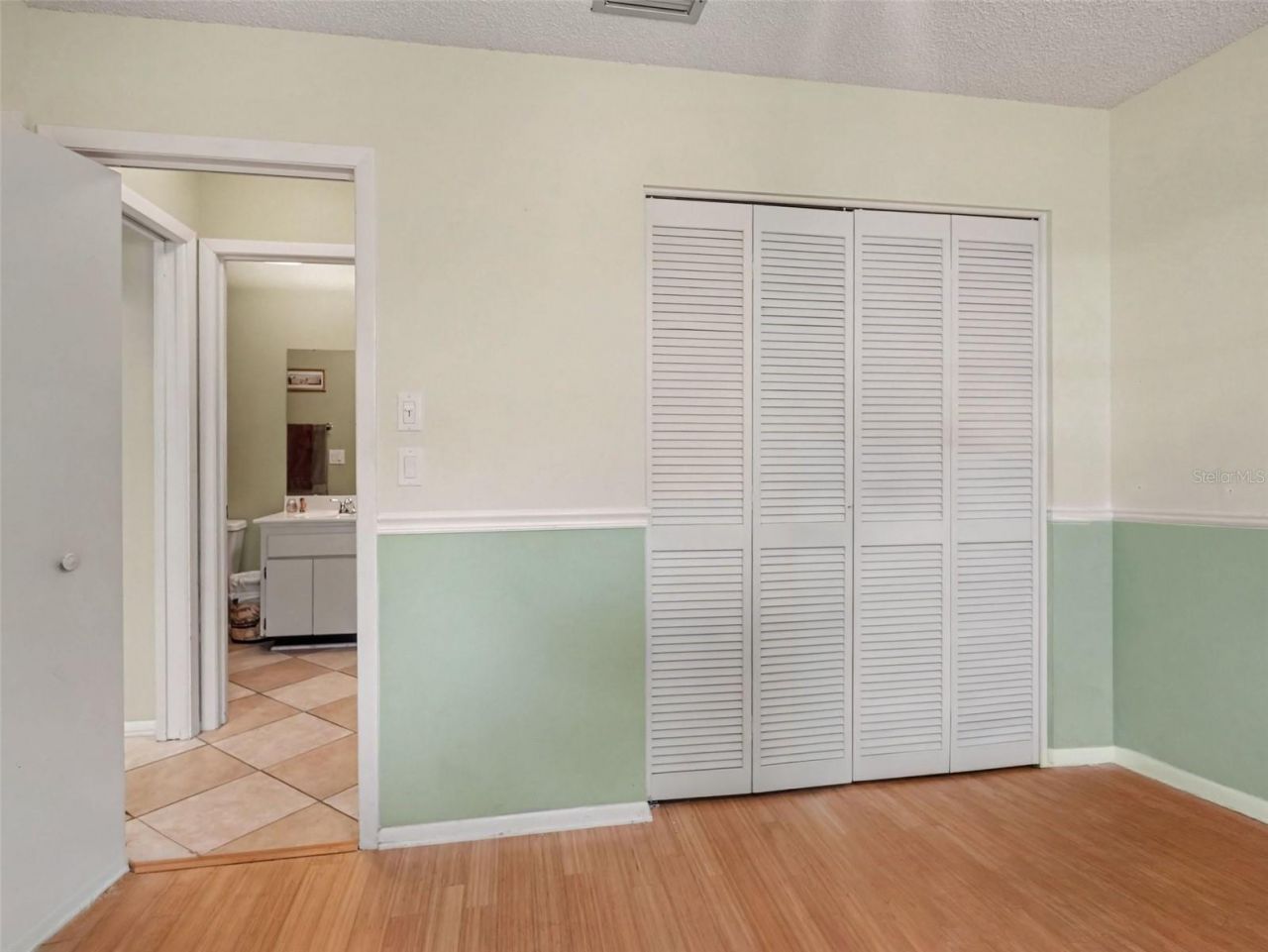 5031 Barrington Circle, Unit 601, Sarasota, FL 34234 Photo