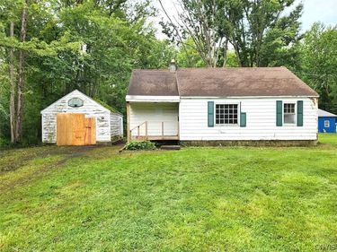 8259 Oswego Road , Liverpool, NY 13090