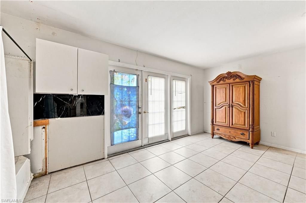 1140 Golden Gate Blvd W, Naples, FL 34120 Photo