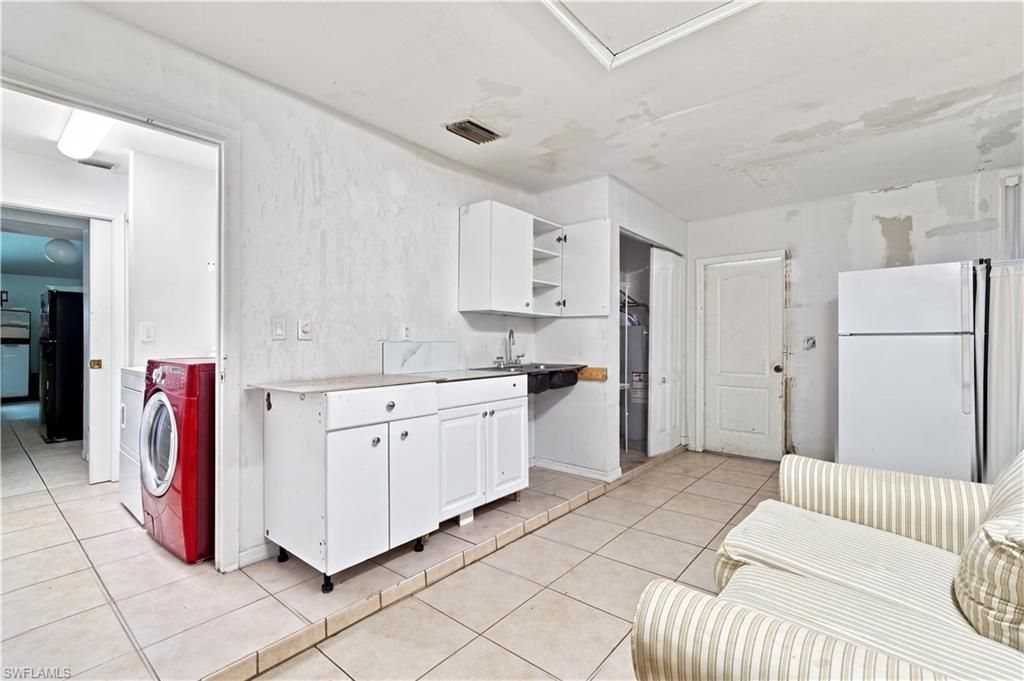 1140 Golden Gate Blvd W, Naples, FL 34120 Photo