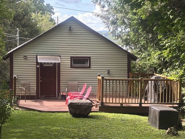 4 Upland Avenue, Barre City, VT 05641