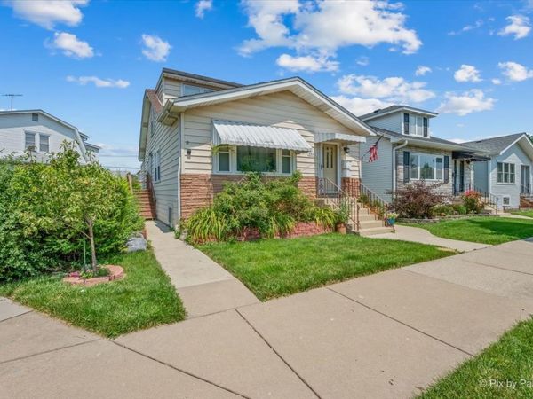 5942 W Thorndale Avenue, Chicago, IL 60646
