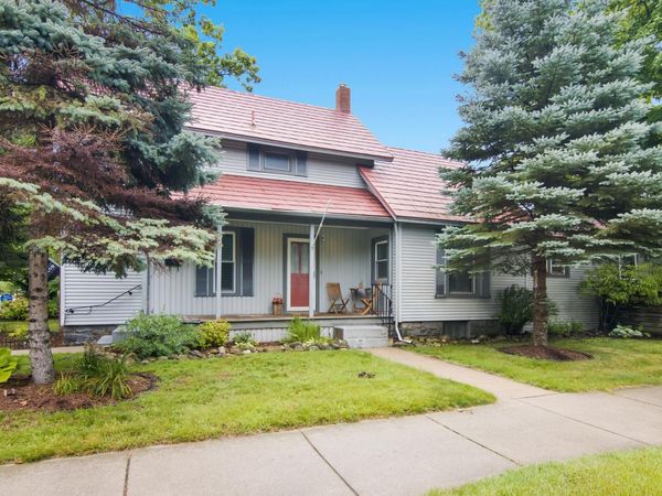 202 Ninth Street E, Traverse City, MI 49686
