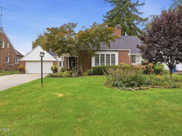 2810 Densmore Drive, Toledo, OH 43606