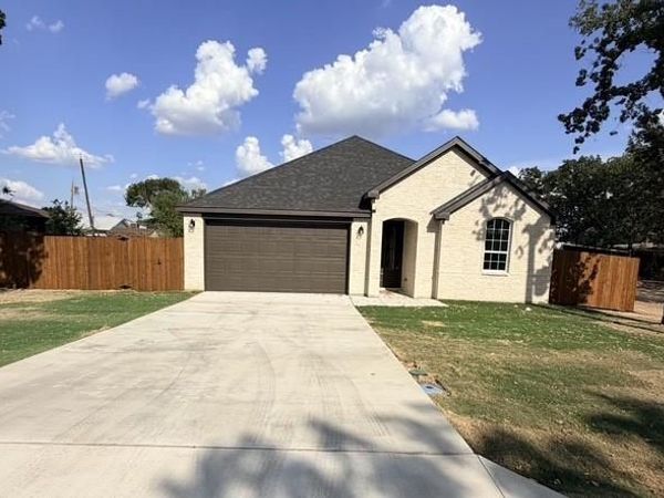 2904 Wilhoit Road, Balch Springs, TX 75180