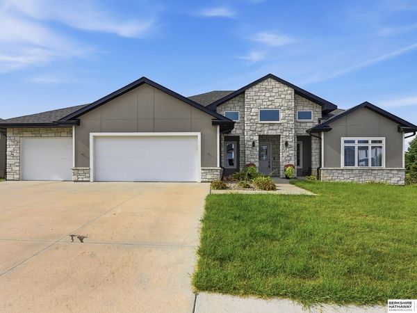 128 E Sloup Drive, Wahoo, NE 68066