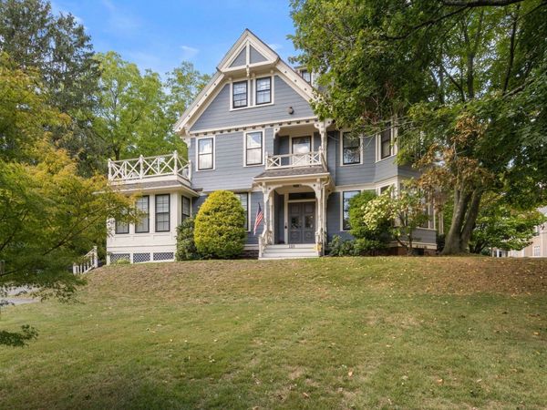 105 Pleasant St, Unit 2, Arlington, MA 02476