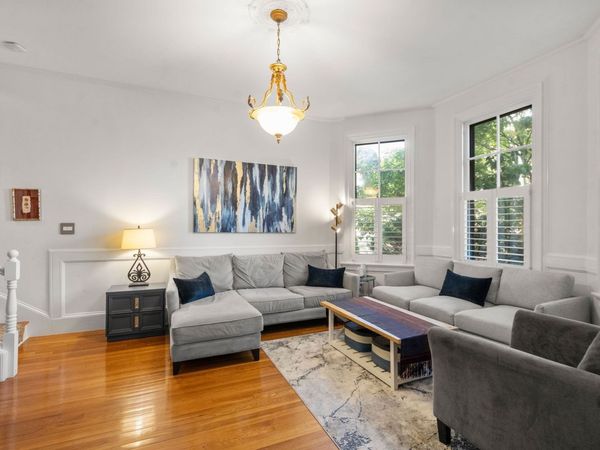 105 Pleasant St, Unit 2, Arlington, MA 02476