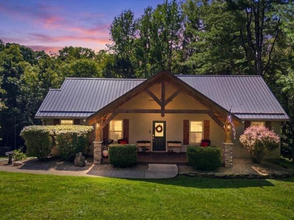 645 Floral Valley W, Howard, OH 43028