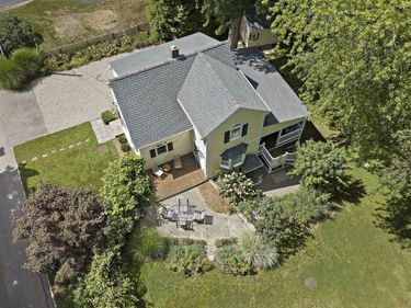 16 Oakland Ave, Hanover, MA 02339