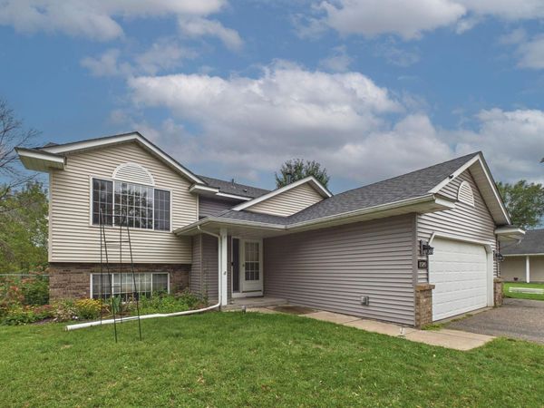 26245 Golden Avenue, Wyoming, MN 55092