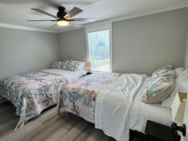 6400 14th Avenue , Sneads Ferry, NC 28460